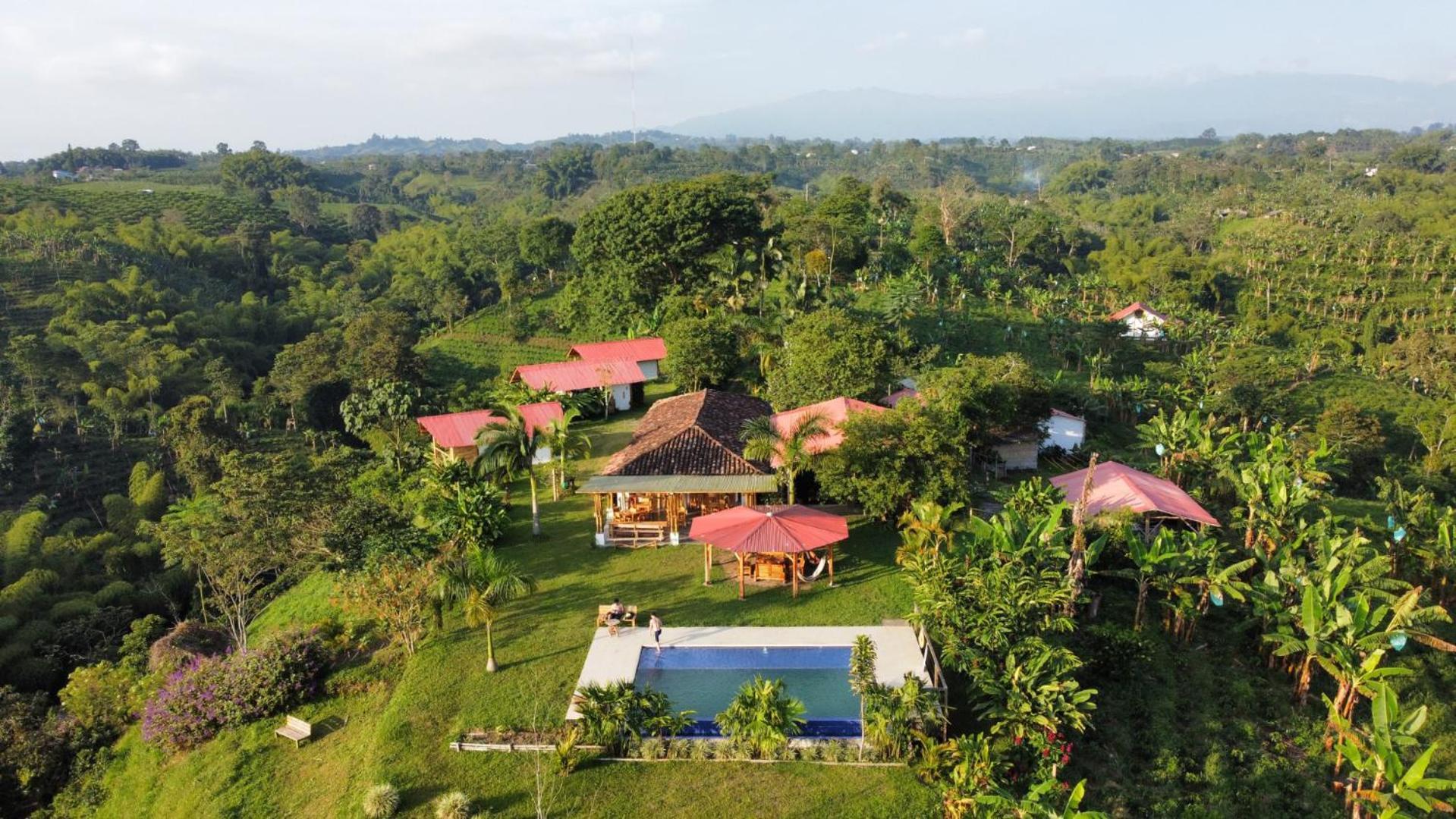 Tukawa Hotel Filandia Bagian luar foto