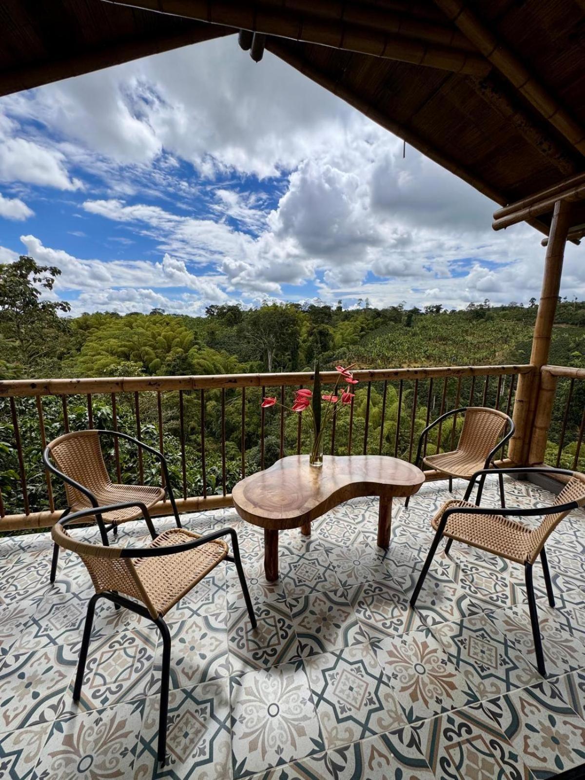 Tukawa Hotel Filandia Bagian luar foto